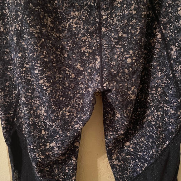 Athleta Womens work out capris blue size XL pre-owned - Picture 12 of 12